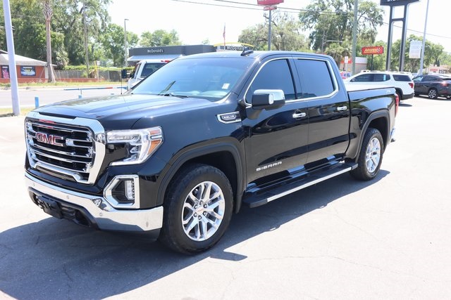 Used 2022 Black GMC SLT image 3