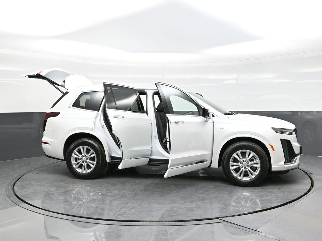 2025 Cadillac XT6 Luxury photo 39
