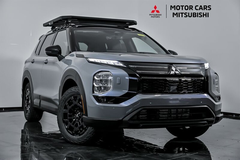 2025 Mitsubishi Outlander Trail Edition's photo