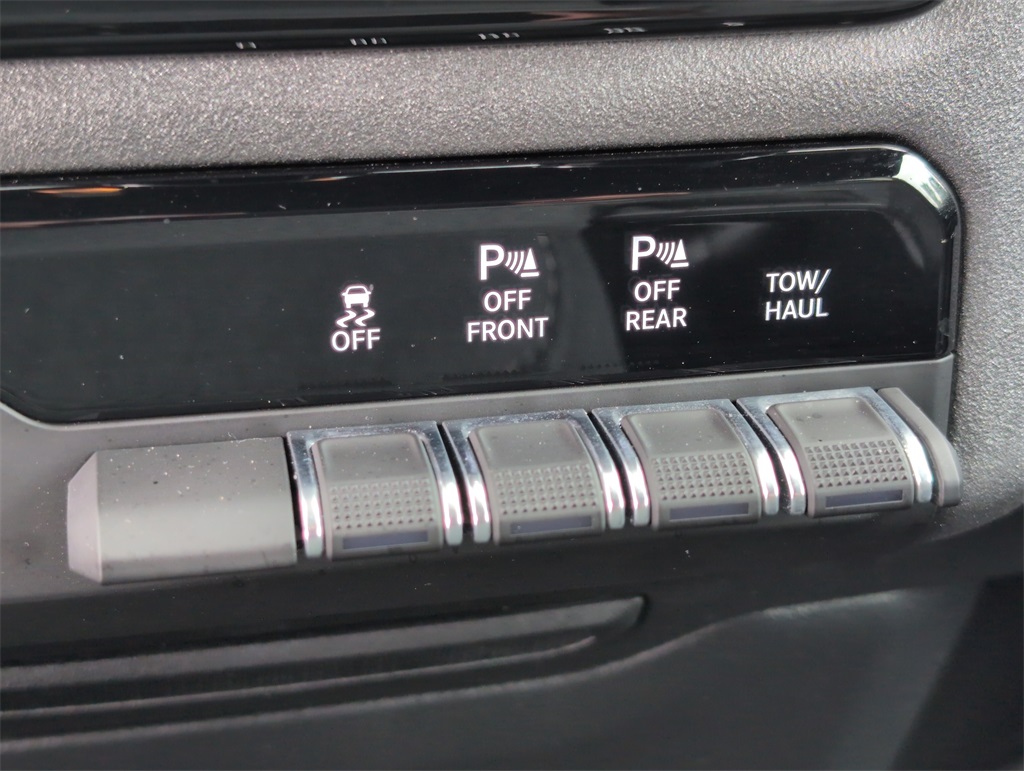 2025 Ram 1500 Tradesman photo 9