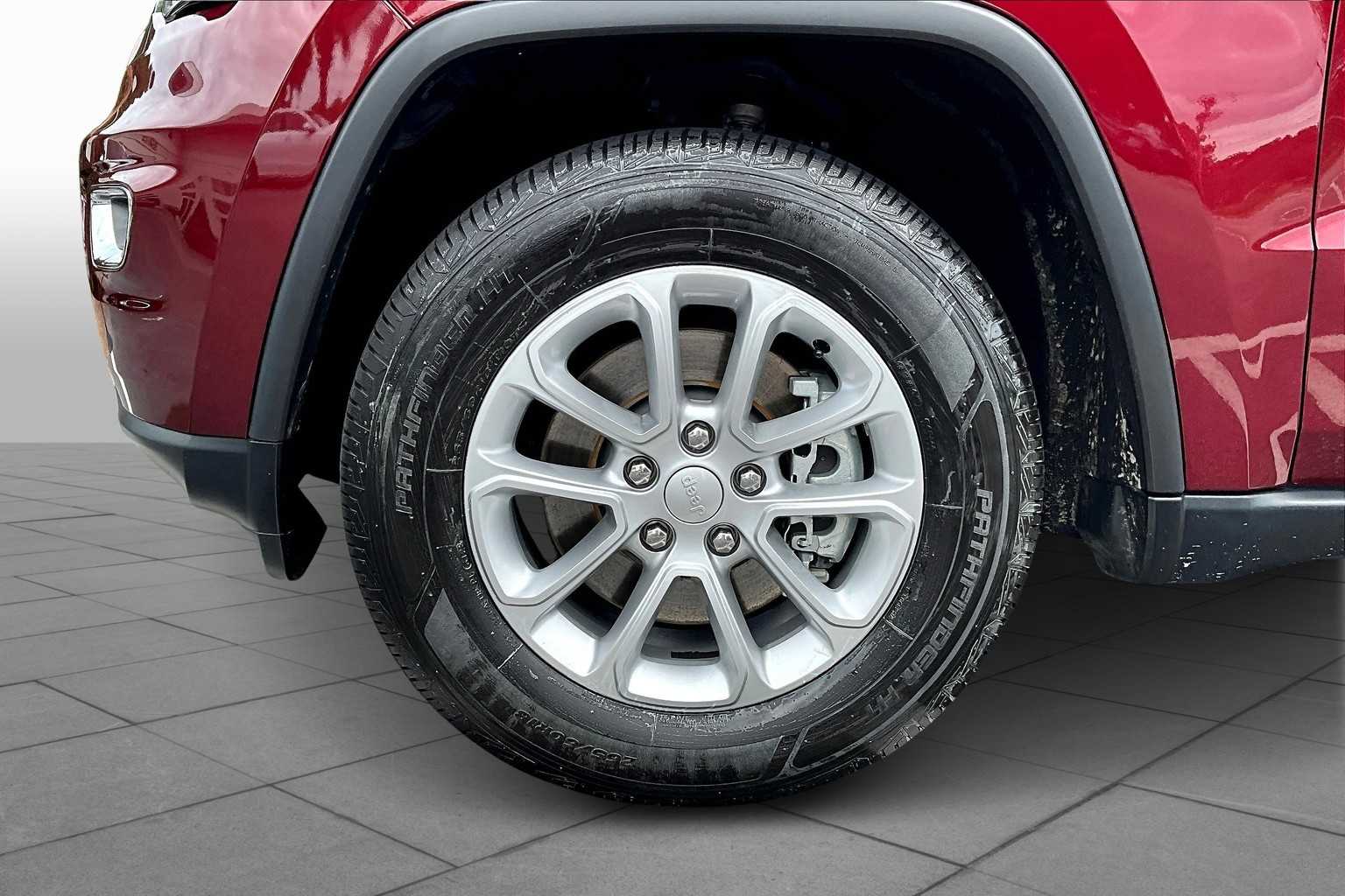 2021 Jeep Grand Cherokee Laredo E photo 10