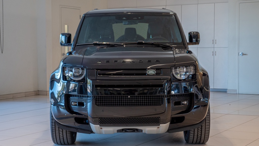 2024 Land Rover Defender 130 V8 photo 2