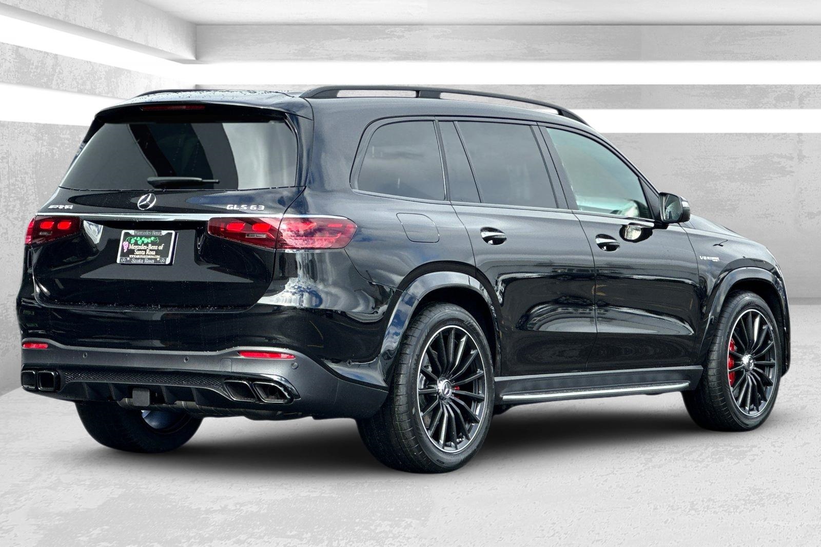 2025 Mercedes Benz GLS 63 AMG 4MATIC photo 3