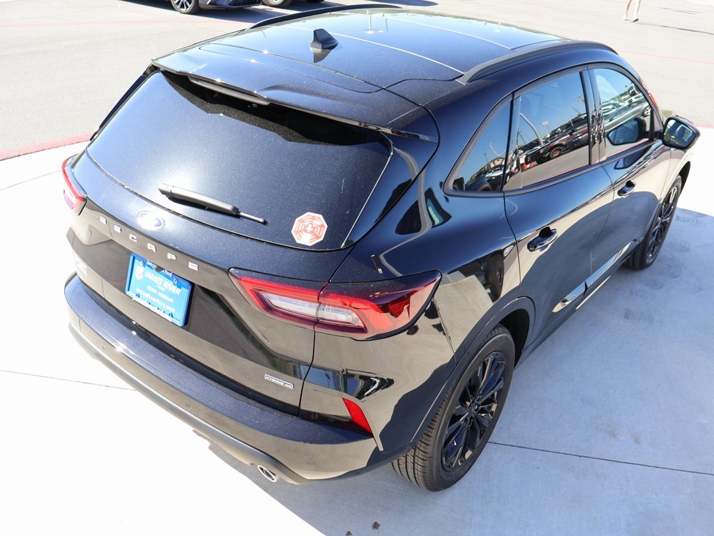 2025 Ford Escape ST-Line Elite photo 5