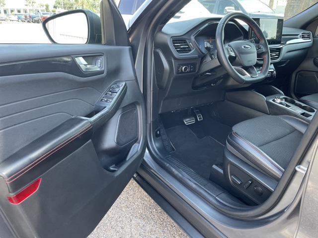 2023 Ford Escape ST-Line photo 28