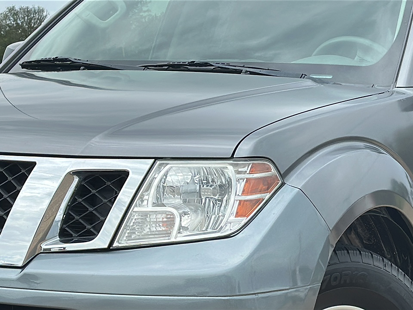 2019 Nissan Frontier SV photo 2