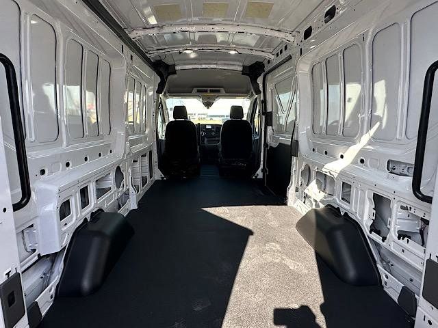 2025 Ford Transit photo 6