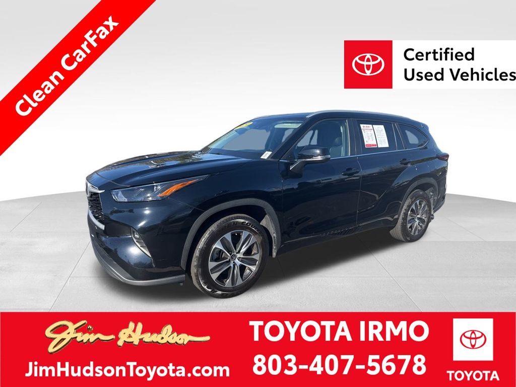 2024 Toyota Highlander XLE's photo