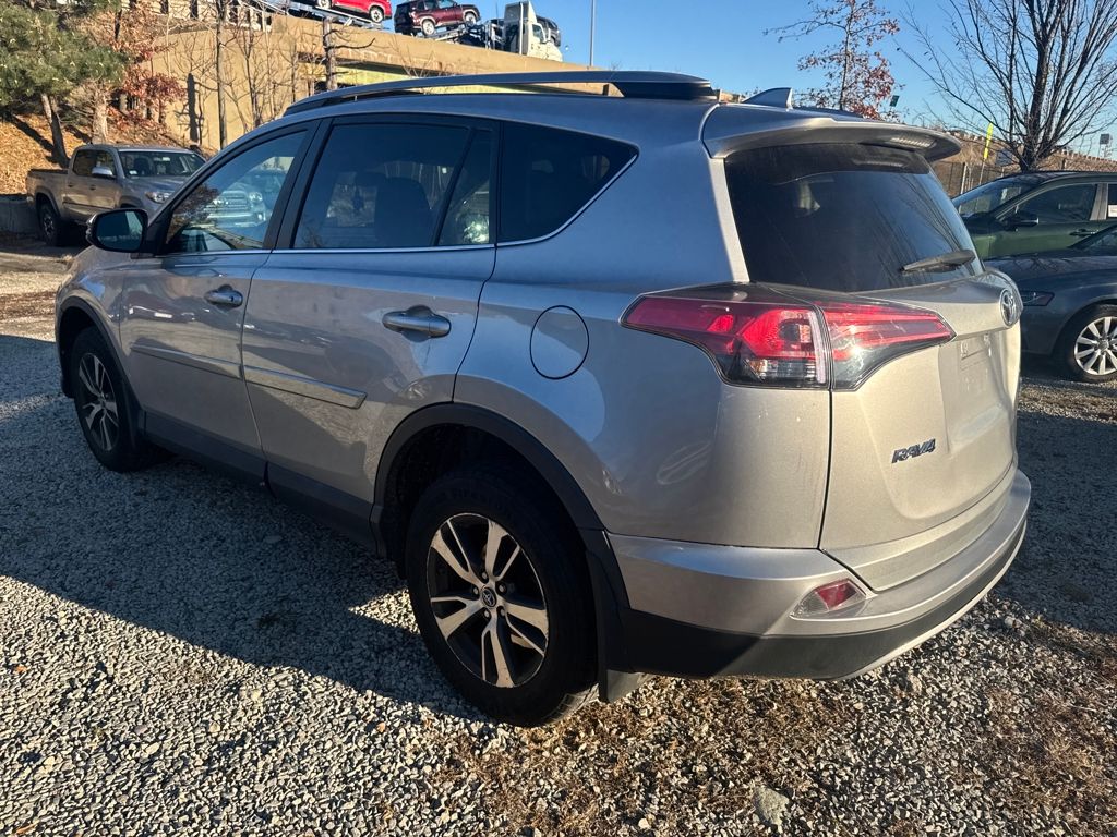 2018 Toyota RAV4 Adventure XLE photo 2