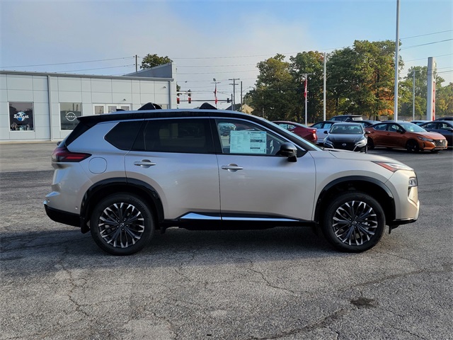 2025 Nissan Rogue Platinum photo 3