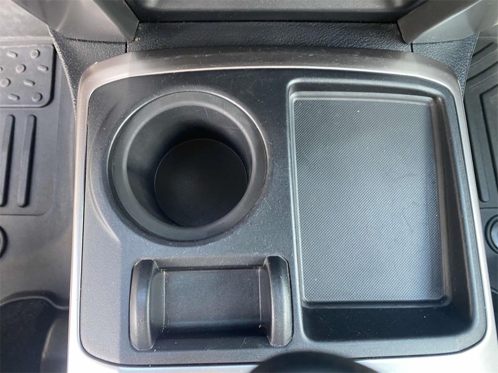 2018 Toyota 4Runner SR5 photo 20