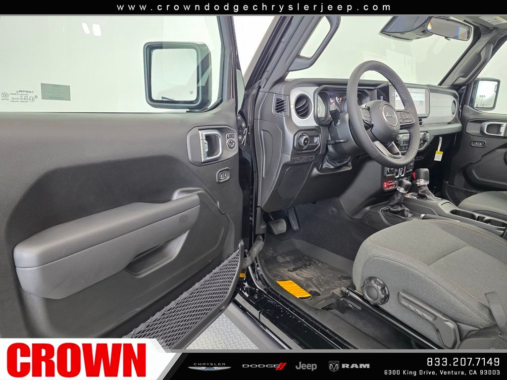 2025 Jeep Wrangler Willys photo 14
