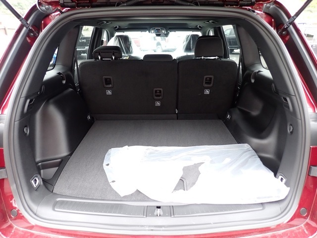 2025 Jeep Cherokee Laredo X photo 4