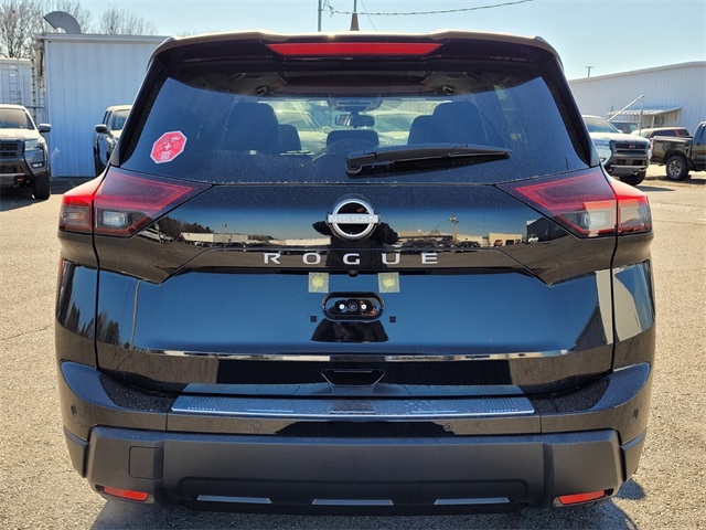 2025 Nissan Rogue SV photo 4
