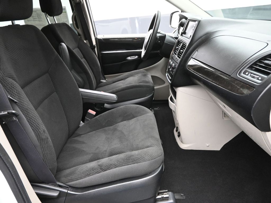2019 Dodge Grand Caravan SE photo 5