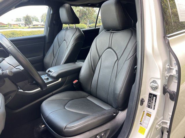 2021 Toyota Highlander XSE photo 3