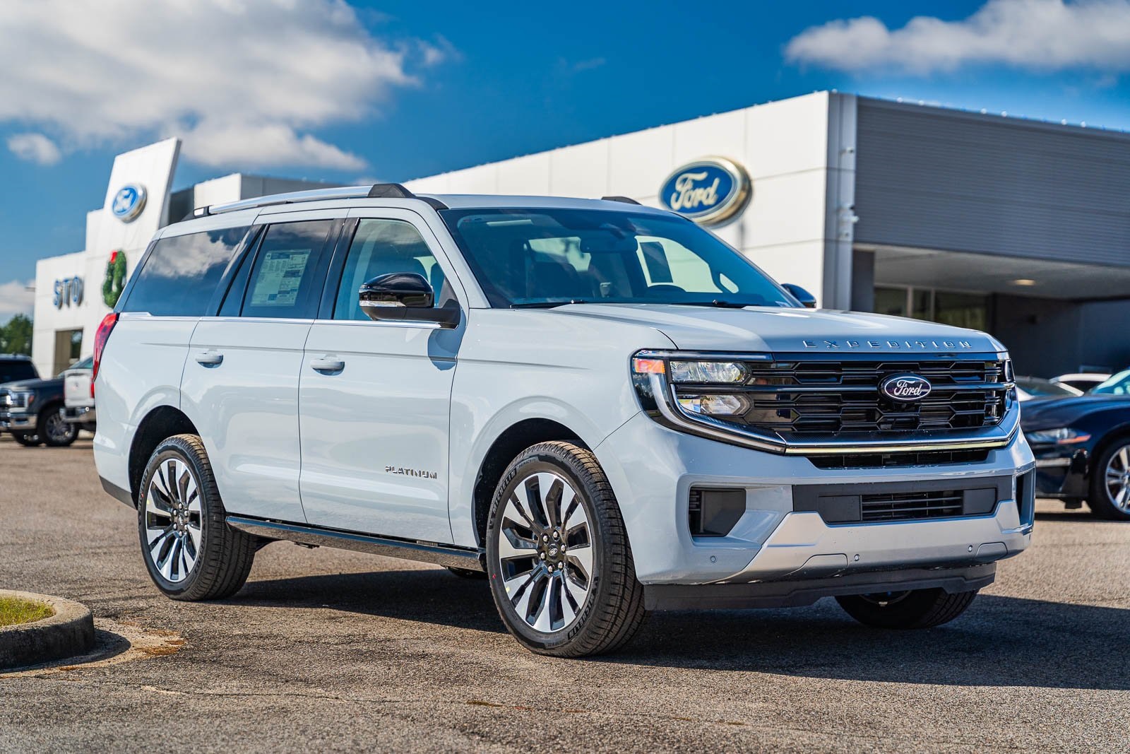 2025 Ford Expedition Platinum's photo
