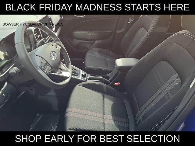 2026 Hyundai Venue SEL photo 3