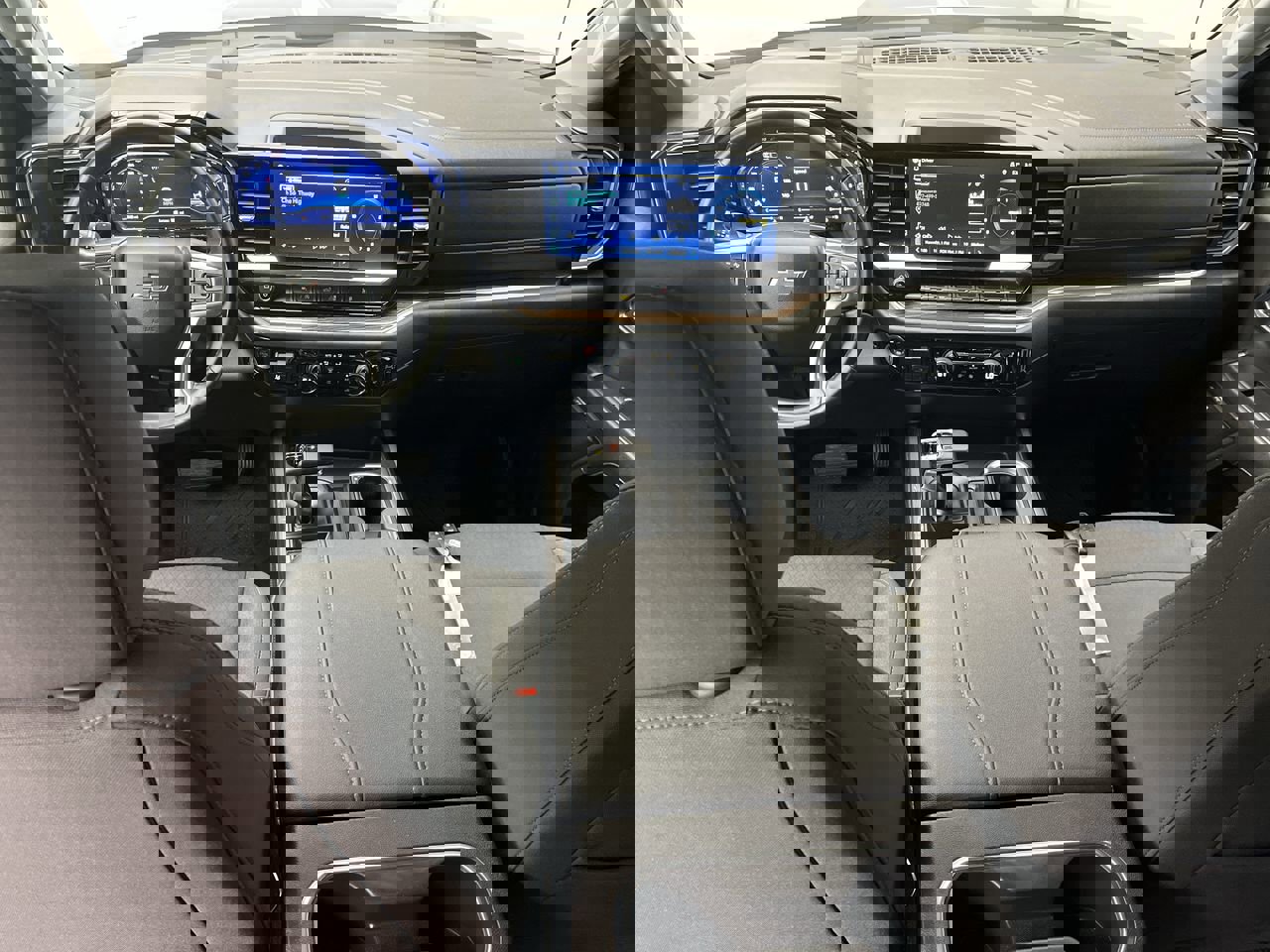 2024 Chevrolet Silverado 1500 RST photo 4