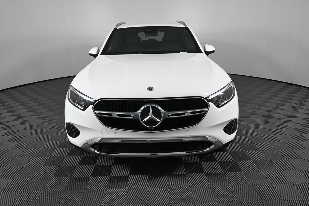 2025 Mercedes Benz GLC 300 photo 32