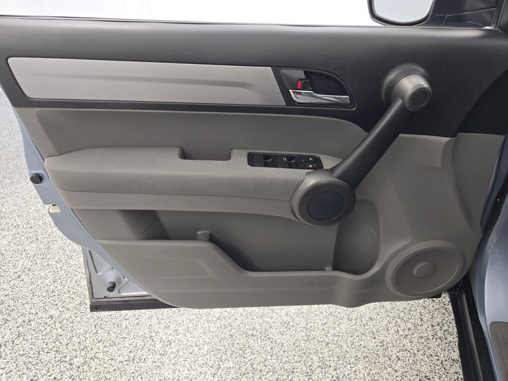 2011 Honda CR-V LX photo 20