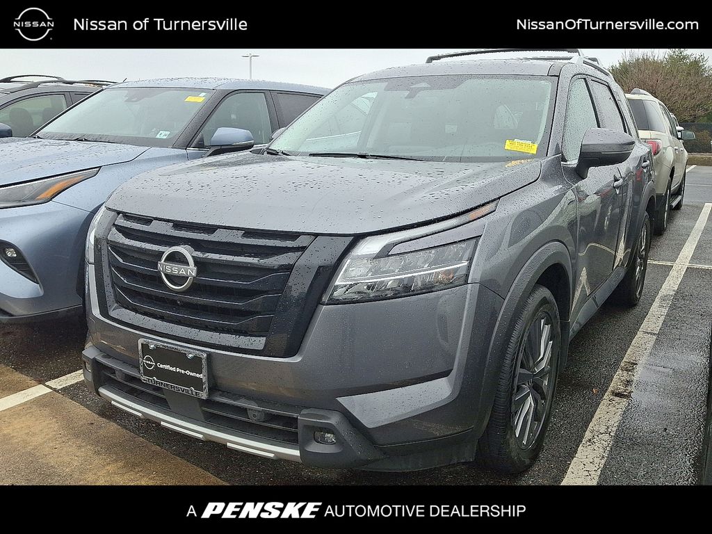 2024 Nissan Pathfinder SL