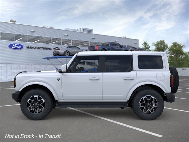 2025 Ford Bronco Outer Banks photo 3