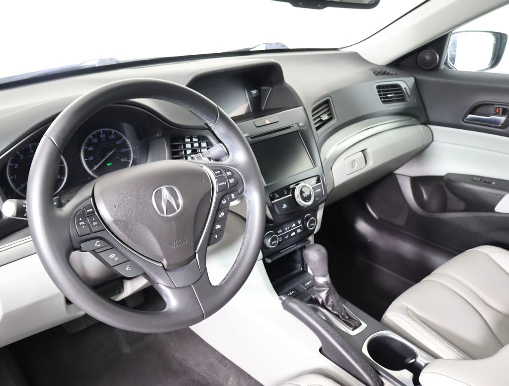 2019 Acura ILX Premium photo 6