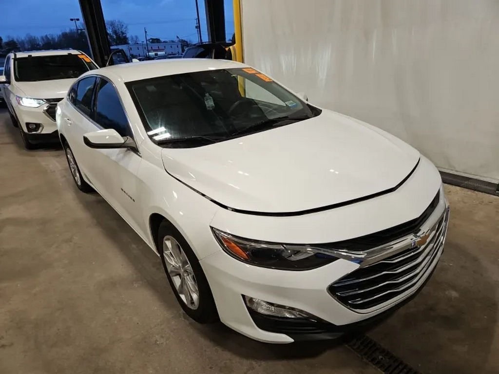 2023 Chevrolet Malibu 1LT photo 3