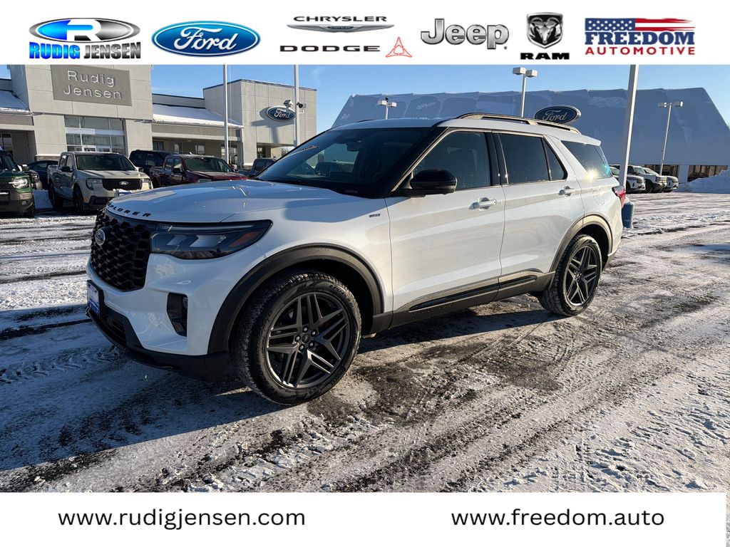 2026 Ford Explorer ST-LINE's photo