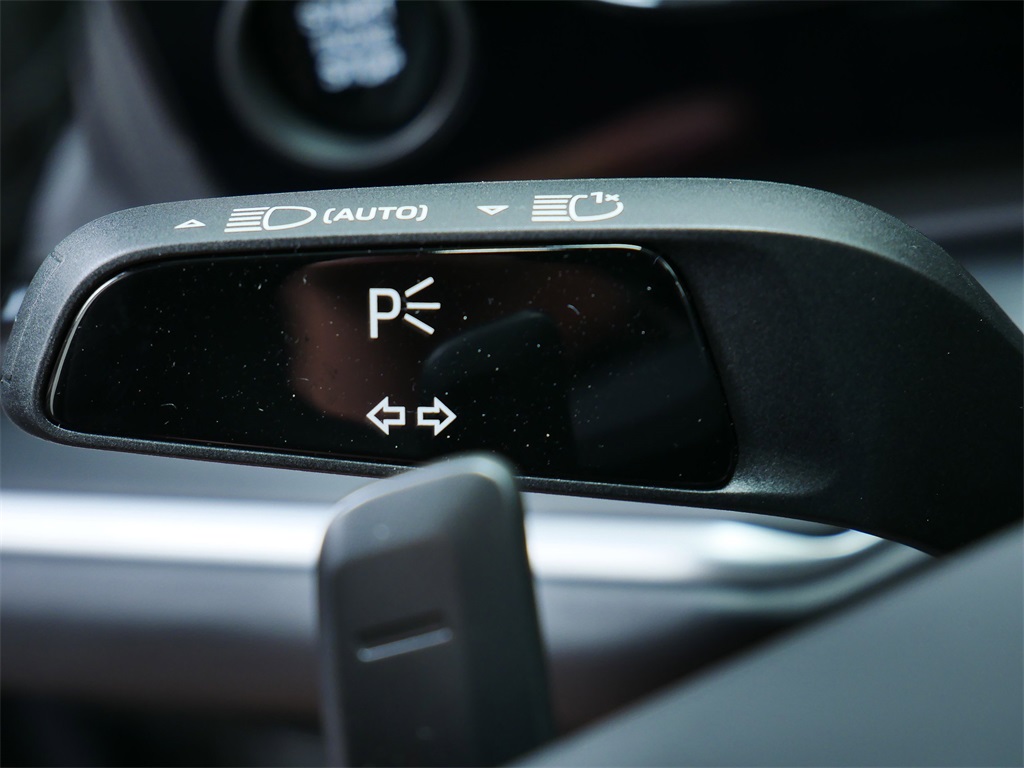 2025 Porsche Cayenne E-Hybrid Turbo photo 22