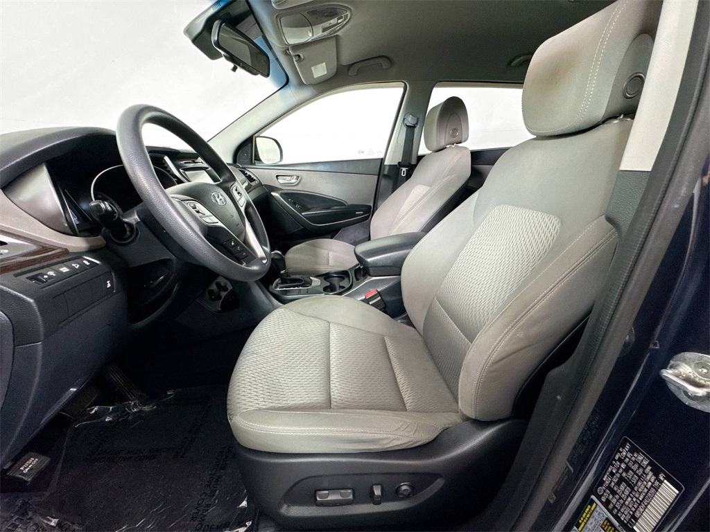 2017 Hyundai Santa Fe SE photo 6