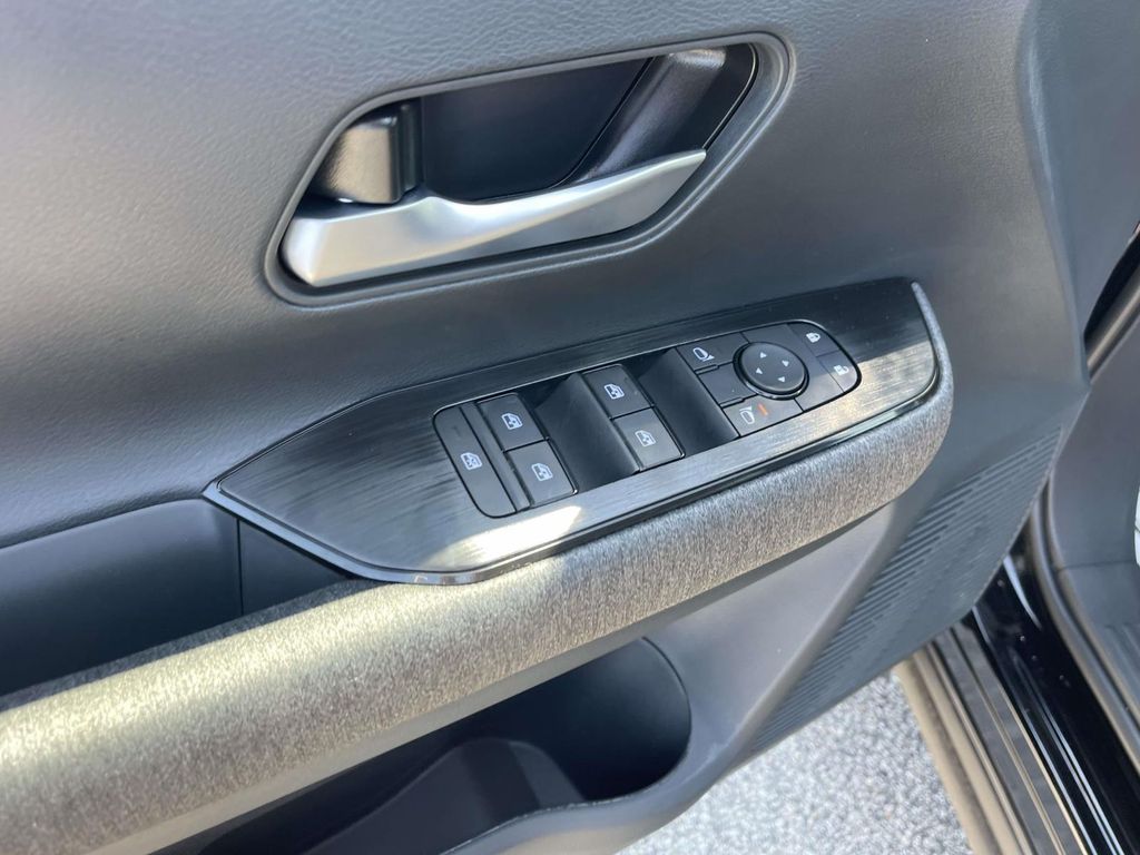 2026 Nissan Kicks SV photo 15