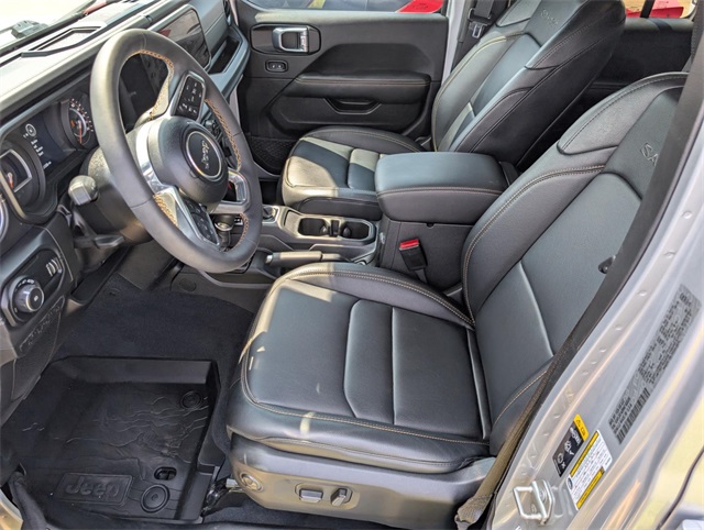 2024 Jeep Wrangler Sahara photo 7