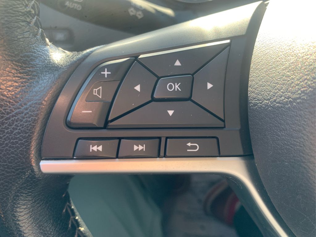 2020 Nissan Rogue SV photo 27