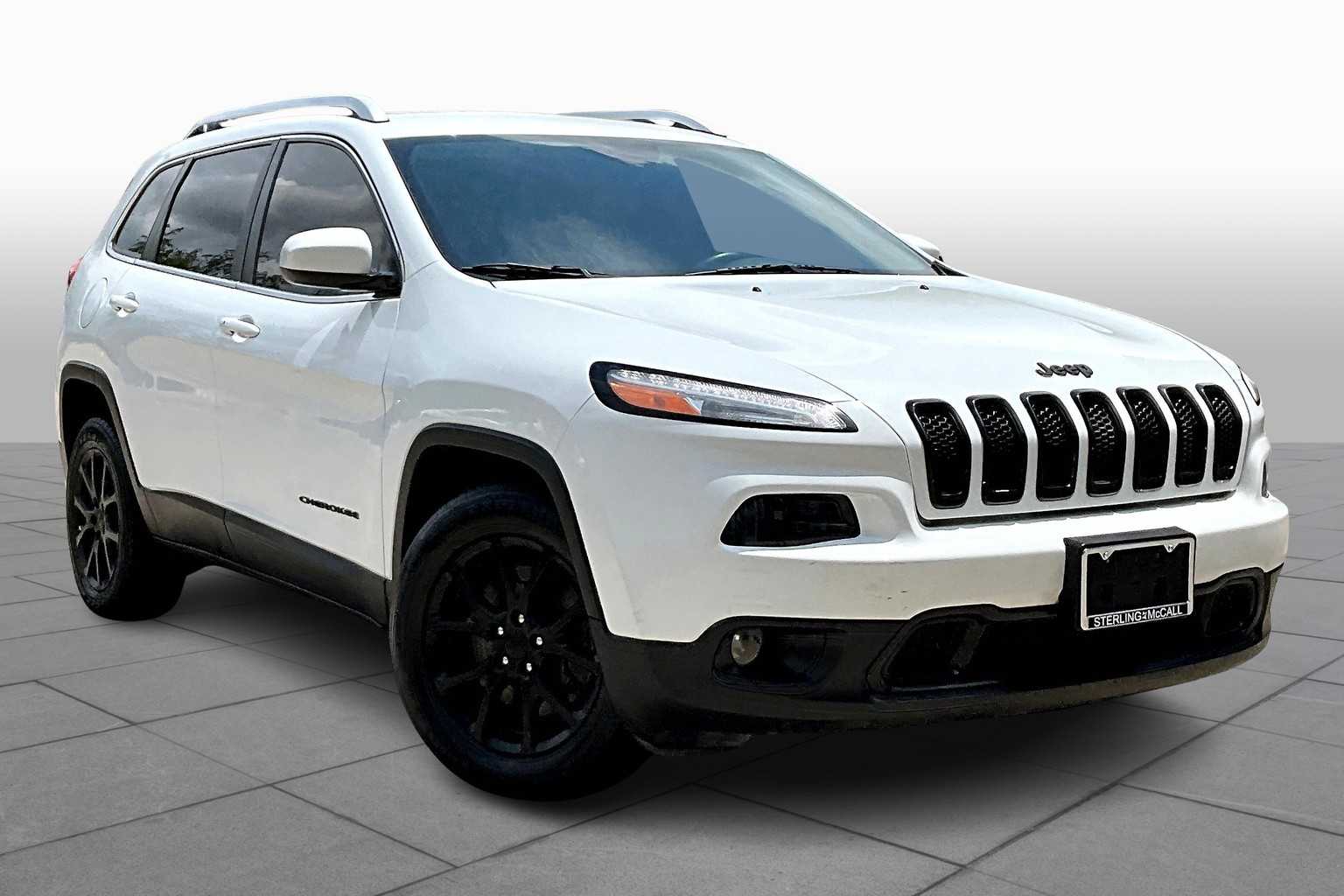 2017 Jeep Cherokee Latitude photo 2