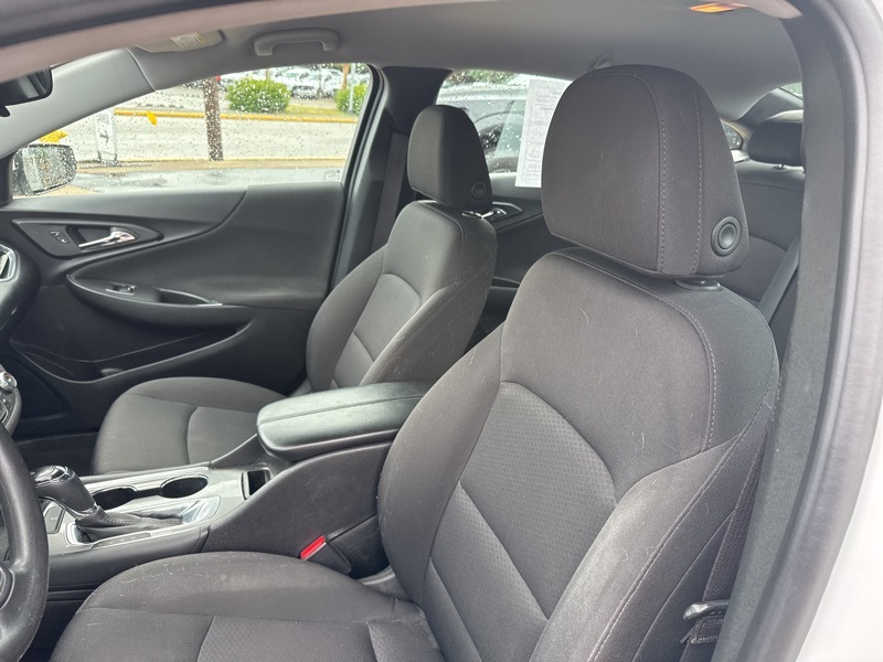 2018 Chevrolet Malibu 1LT photo 9