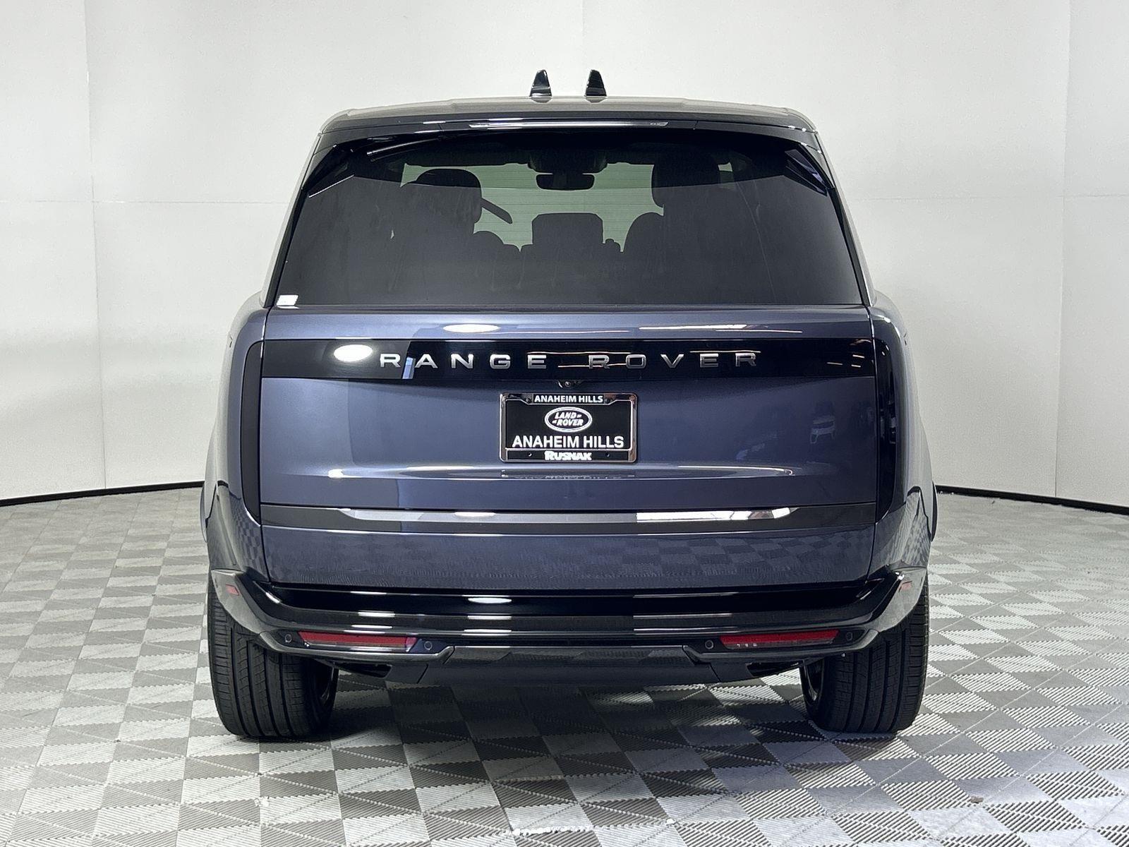 2025 Land Rover Range Rover SE photo 4
