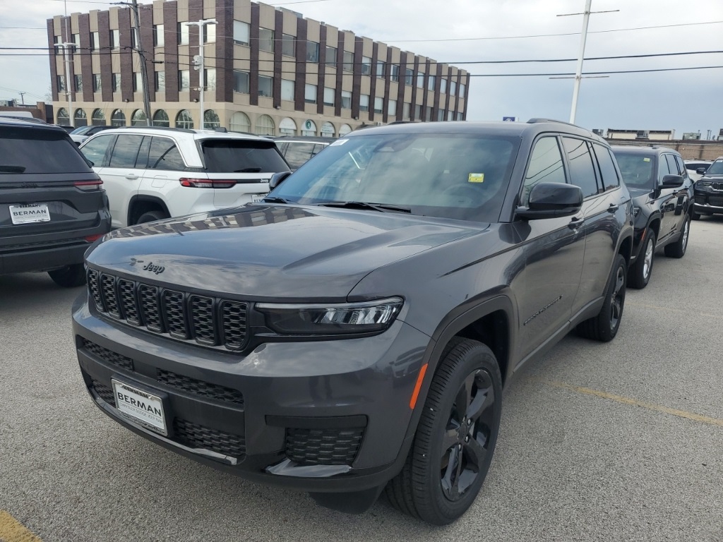 2025 Jeep Grand Cherokee Altitude X photo 2