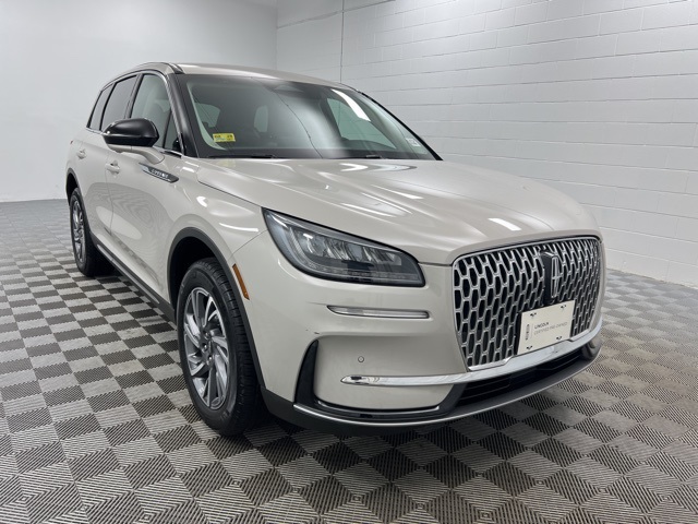2023 Lincoln Corsair Base