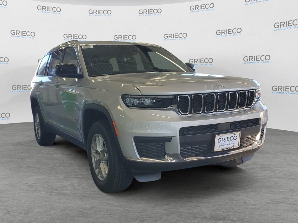 2025 Jeep Grand Cherokee L Laredo's photo
