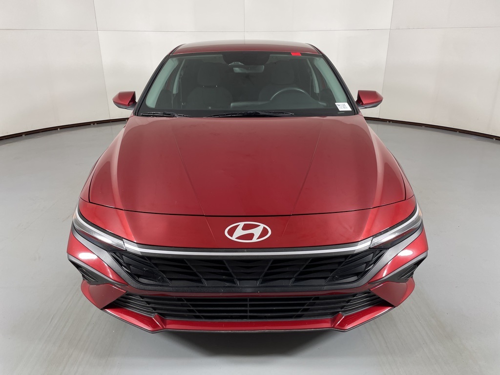 2024 Hyundai Elantra SEL photo 3