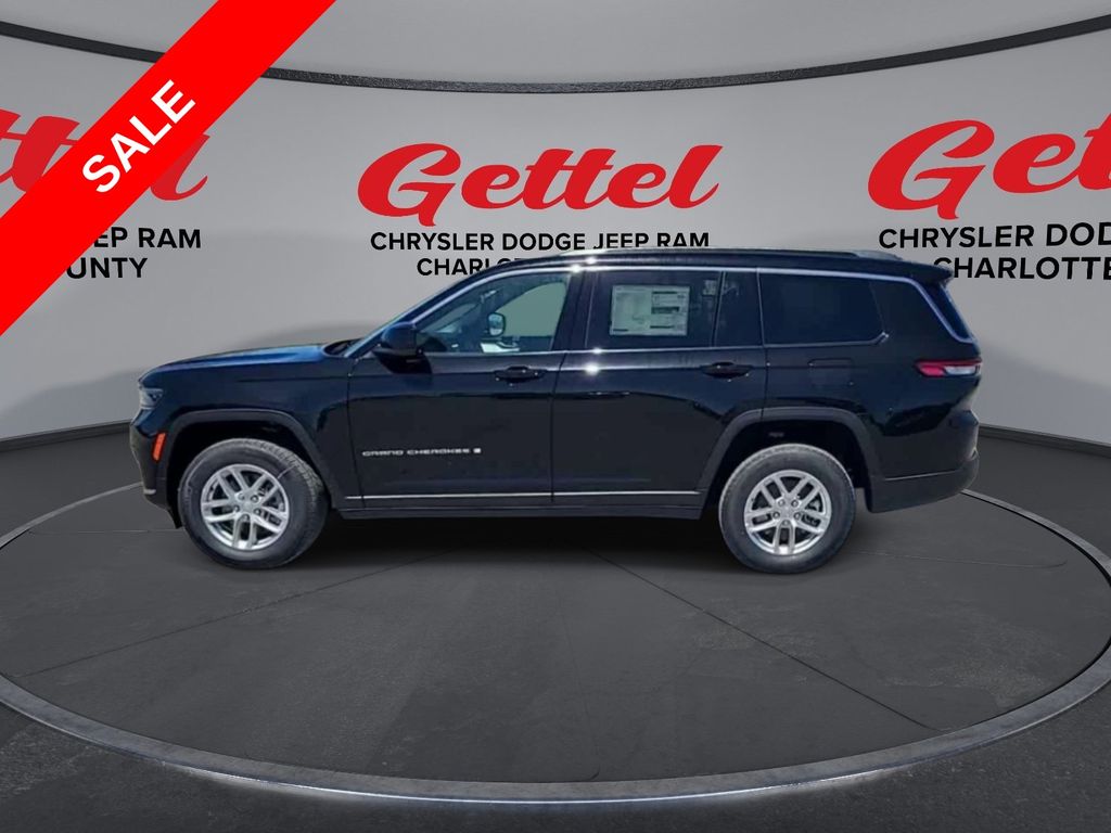 2025 Jeep Grand Cherokee Laredo photo 4