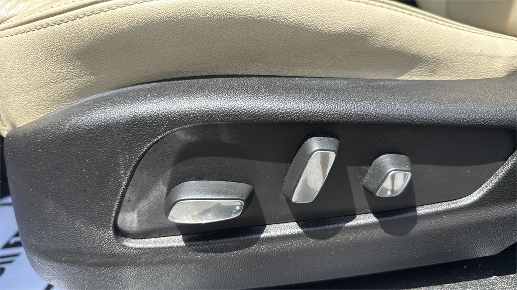 2018 Cadillac XT5 Luxury photo 18