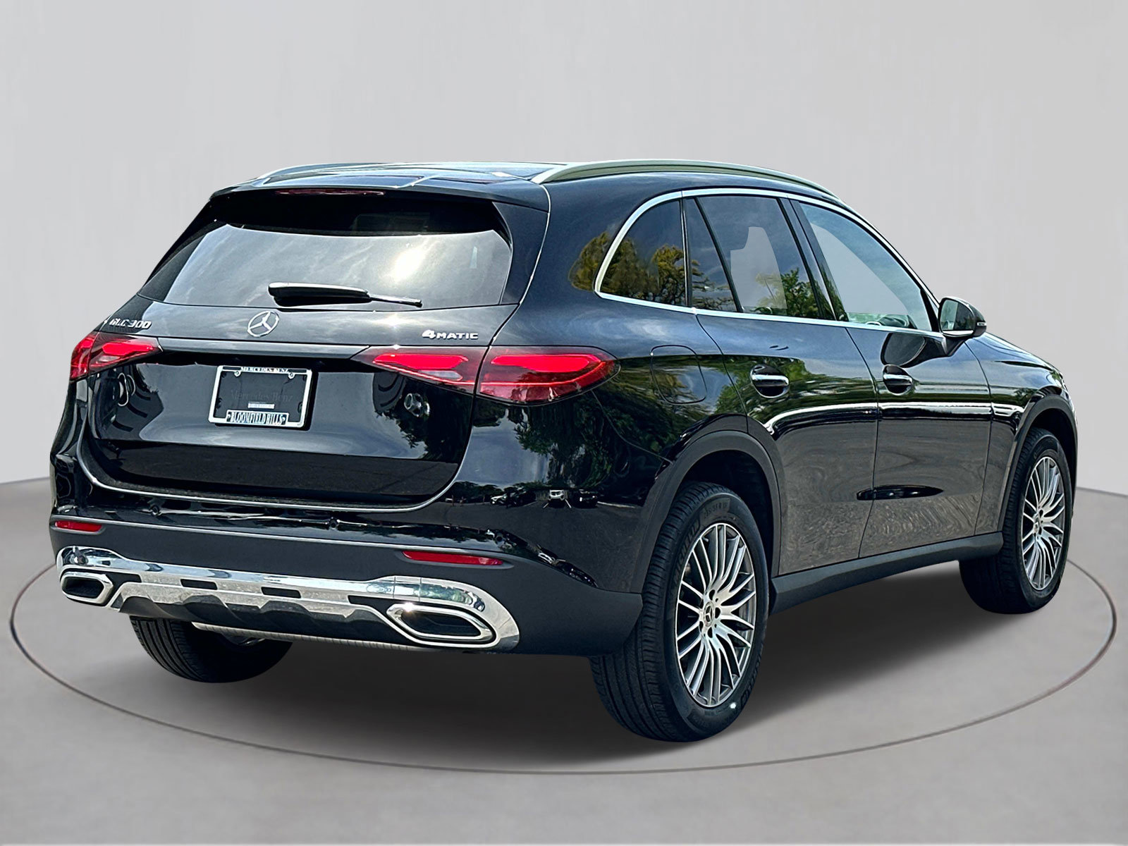 2024 Mercedes Benz GLC 300 4MATIC photo 3