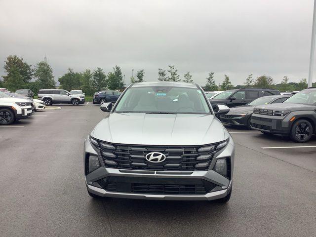 2025 Hyundai Tucson SE photo 2