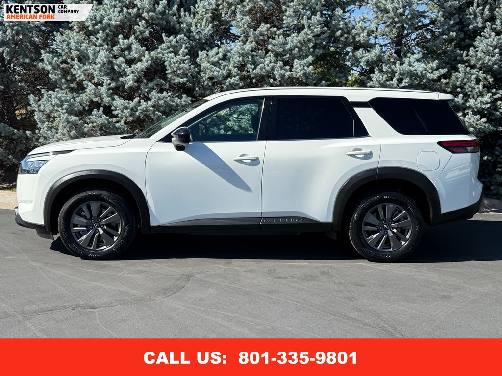 2024 Nissan Pathfinder S photo 4