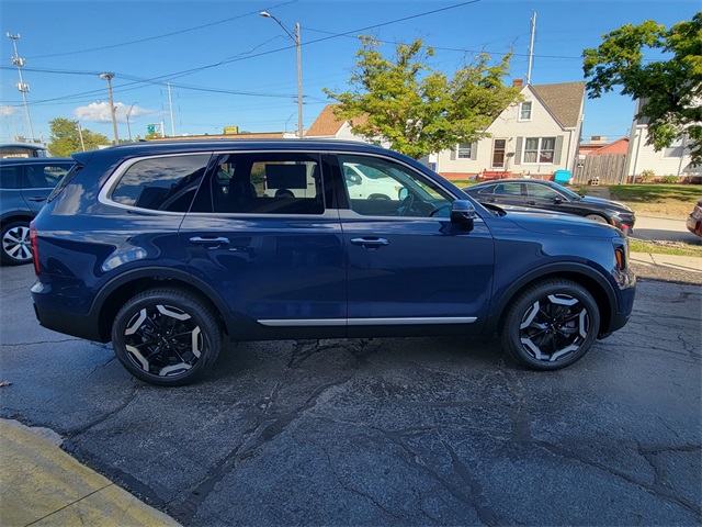 2025 Kia Telluride S photo 2