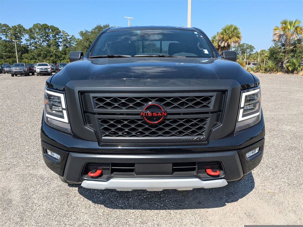 2024 Nissan Titan PRO-4X photo 8