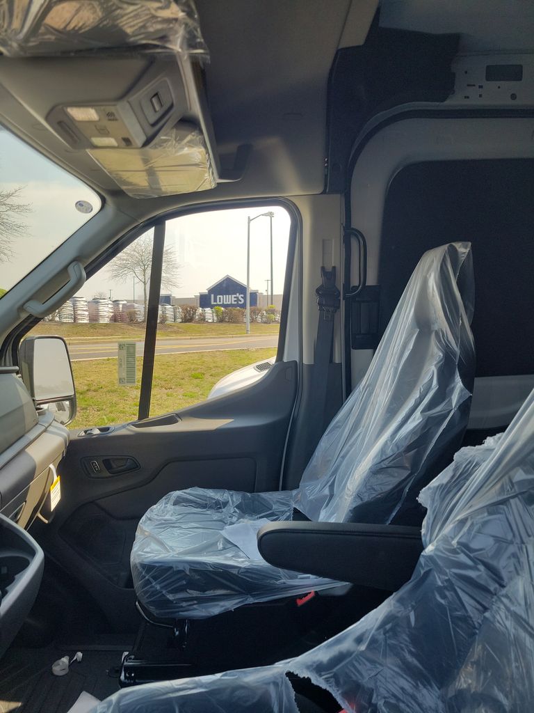 2025 Ford Transit Cargo Van photo 4